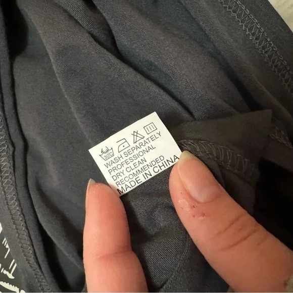 Amazon tiger face graphic tee short sleeve crewneck size small women’s - Picture 13 of 14